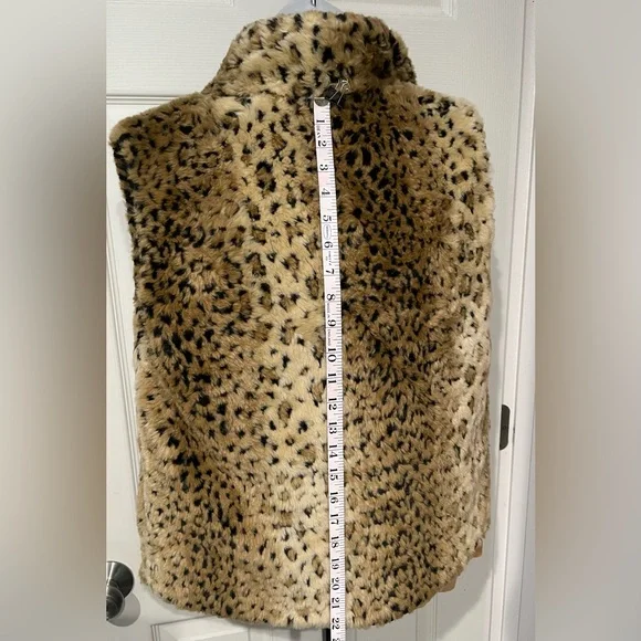 Worthington Animal Print Faux Fur Vest - Picture 7 of 9